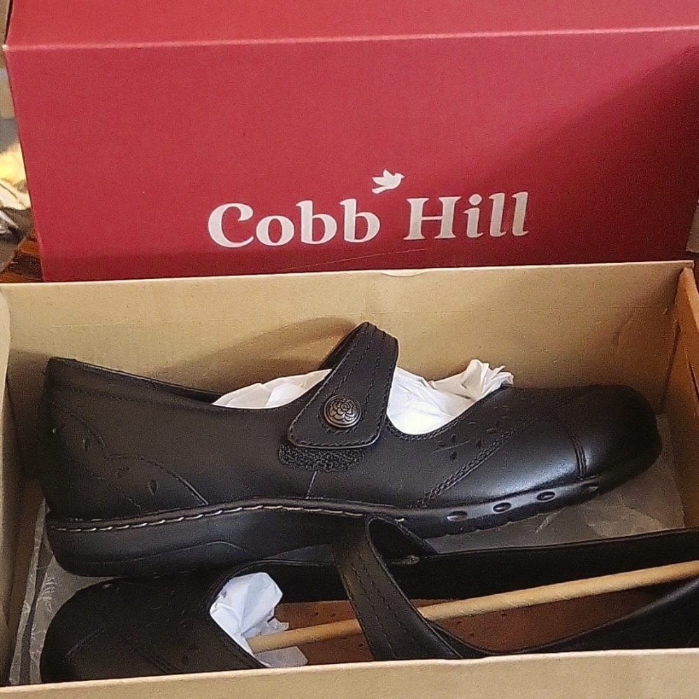 Cobb Hill shoes, size 8.5 wide, black